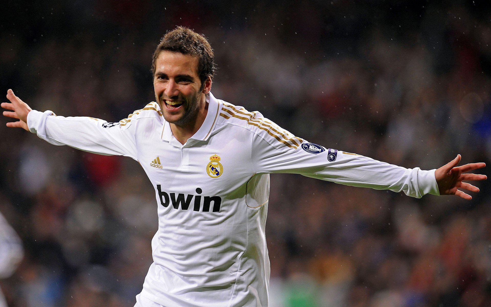 CS2战队默契配合成就奇迹:从默默无闻到冠军之巅